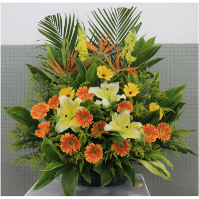 Table Flowers arrangement for Congratulations